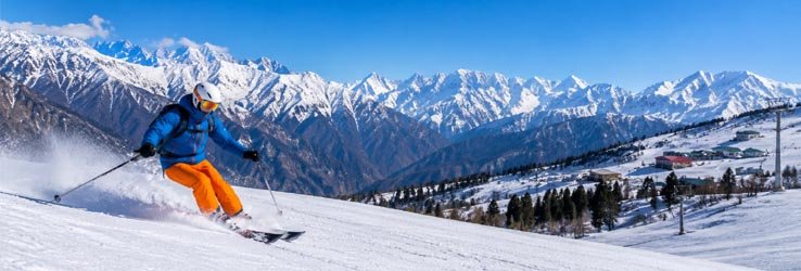 Skiing and adventure in Auli