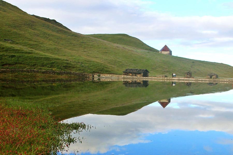 Vaitarni Kund Gopeshwar
