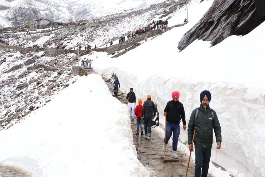 Trekking trail towards Hemkund Sahib