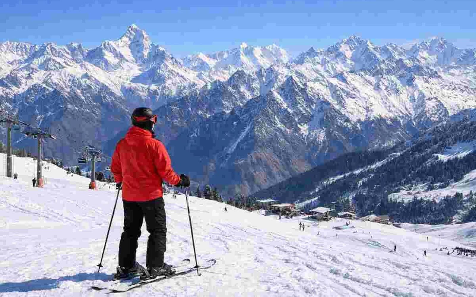 Skiing on the winter slopes of Auli