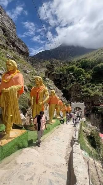 Traditional architecture and cultural life in Mana